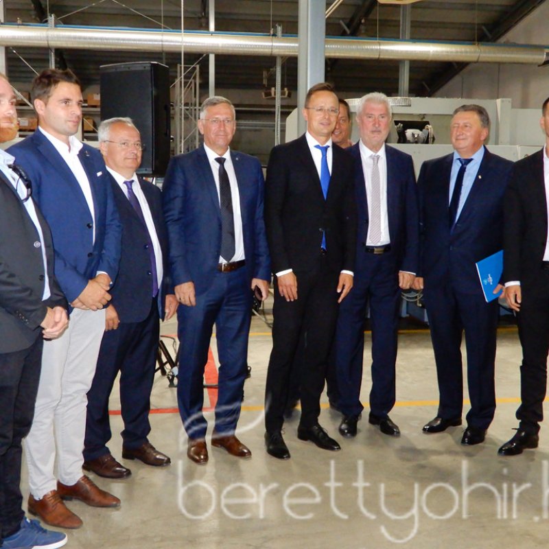 Szijjártó Péter látogatása a Mezei Vill-nél 35